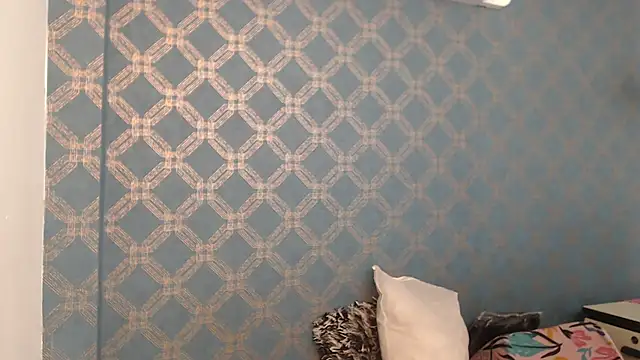 Snapshot of violeta_cute18 chatting on 2, 2, 2025 violeta cute18 online show from 2, 2, 2025