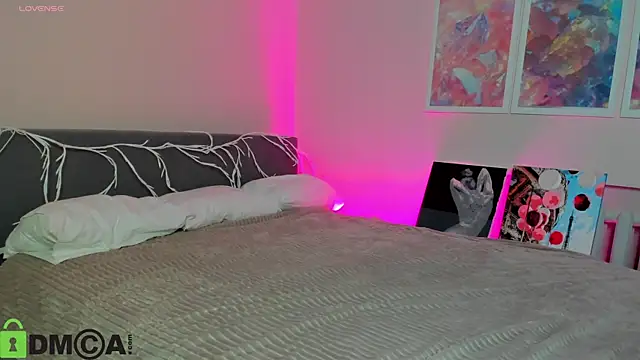 Sara Robinson online show from 21, 10, 2025