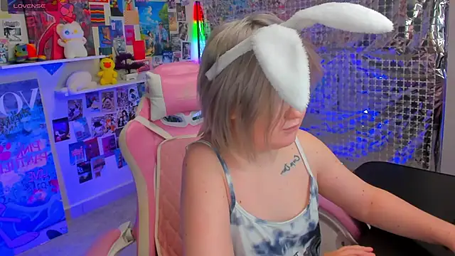 Sara Robinson online show from 7, 4, 2026