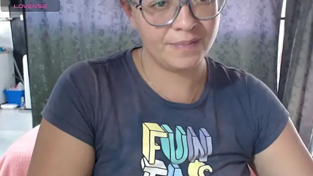 Snapshot of miia-big1boobs_ chatting on 9, 6, 2026 miia-big1boobs online show from 9, 6, 2026