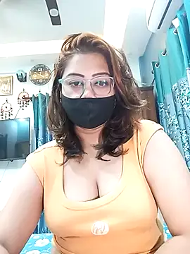 Cute-mona online show from 3, 10, 2025