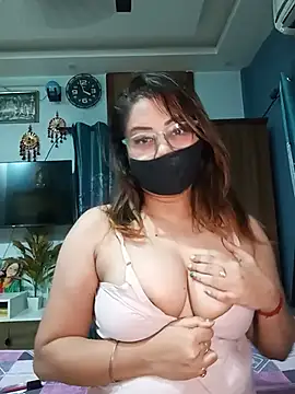 Cute-mona online show from 13, 7, 2026