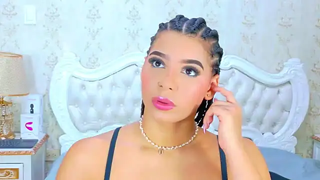 TiaraRosse online show from 25, 11, 2025