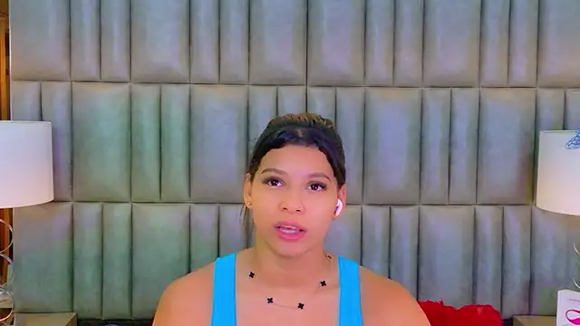 TiaraRosse online show from 6, 3, 2026