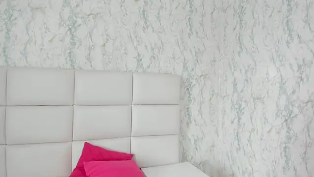 Snapshot of MIA__SAENZ chatting on 21, 3, 2025 MIA SAENZ online show from 21, 3, 2025