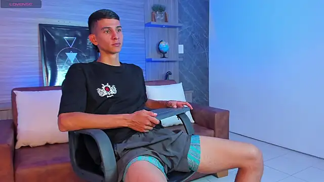 Snapshot of Aaron_Scoot chatting on 6, 1, 2026 Aaron Scoot online show from 6, 1, 2026