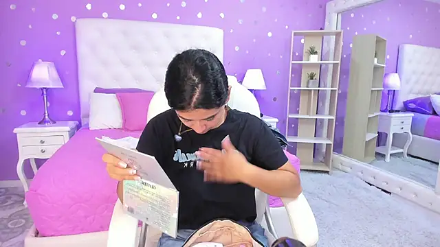 scarlette 15  online show from 22, 10, 2025