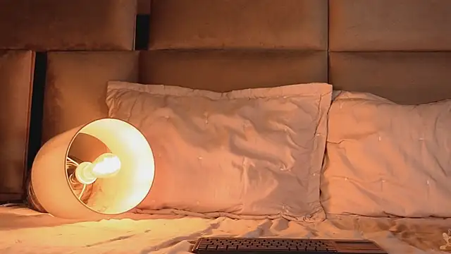 angelinepossy online show from 3, 11, 2025