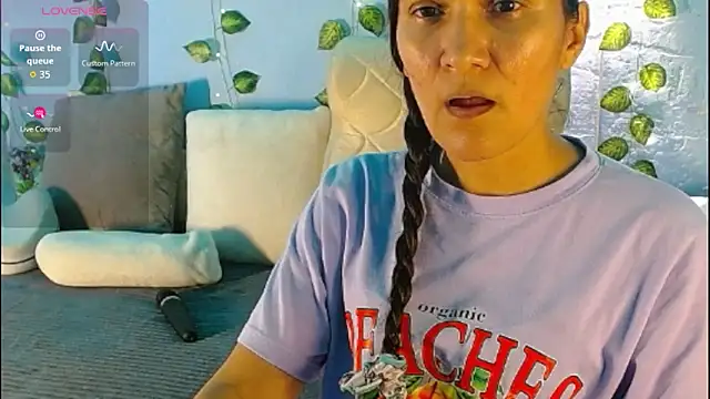 Snapshot of venus_swet_ chatting on 20, 10, 2025 venus swet  online show from 20, 10, 2025