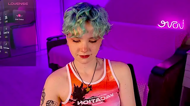 Snapshot of School_Love chatting on 22, 12, 2024 School Love online show from 22, 12, 2024