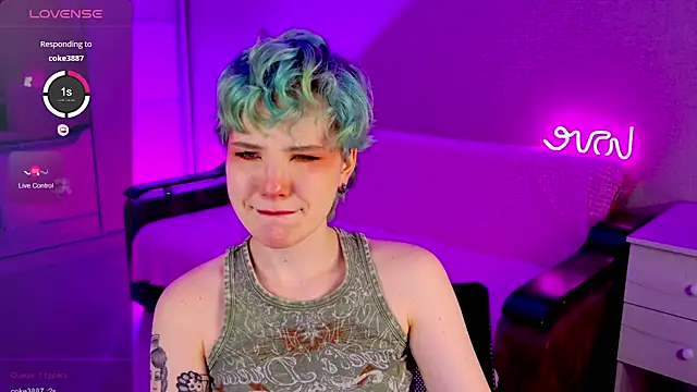 Snapshot of School_Love chatting on 6, 1, 2025 School Love online show from 6, 1, 2025