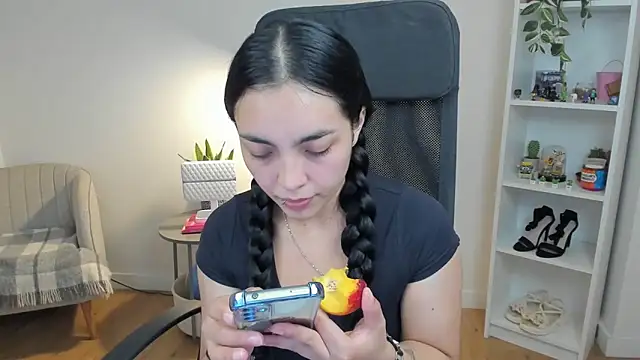  BellaEvans  online show from 25, 5, 2026