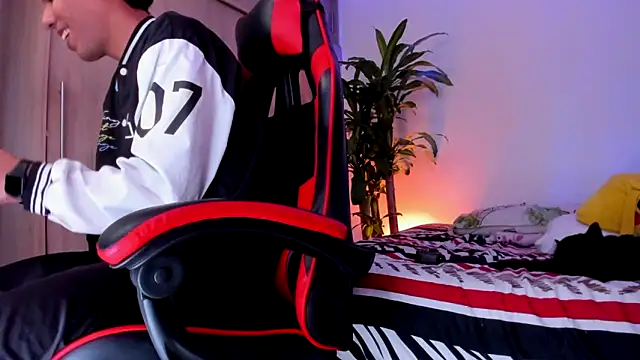 aldrinwhite online show from 15, 4, 2026