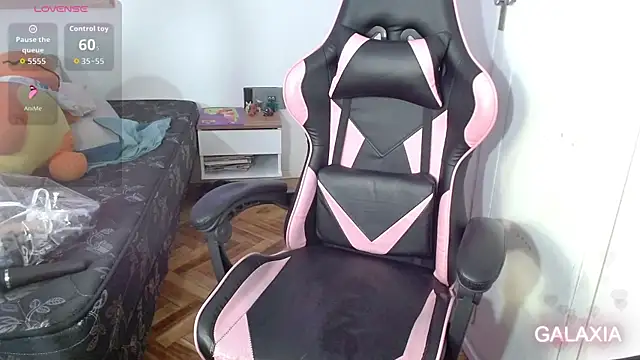 Snapshot of galaxiaa23 chatting on 22, 11, 2025 galaxiaa23 online show from 22, 11, 2025