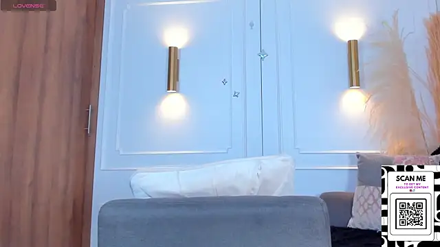 Chrishell  online show from 3, 2, 2025