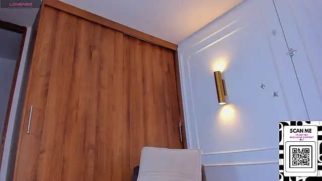 Chrishell  online show from 13, 3, 2025