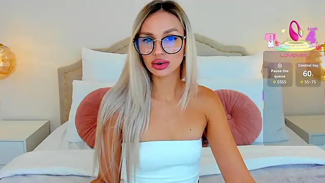Snapshot of MissLoou chatting on 11, 9, 2025 MissLoou online show from 11, 9, 2025