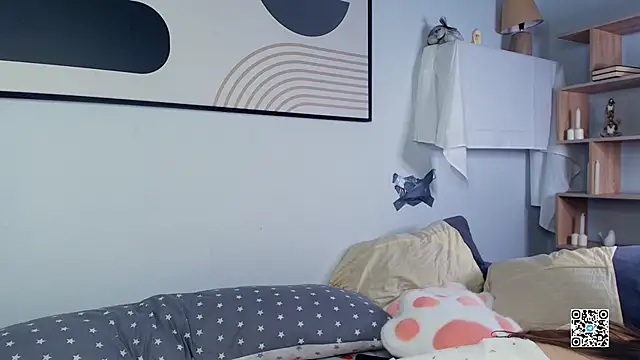 PollyBeev online show from 26, 10, 2025