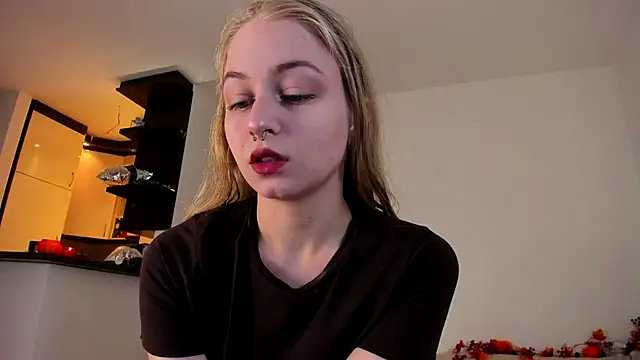 Snapshot of MiaMews chatting on 20, 9, 2025 MiaMews online show from 20, 9, 2025