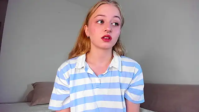 Snapshot of MiaMews chatting on 11, 11, 2025 MiaMews online show from 11, 11, 2025