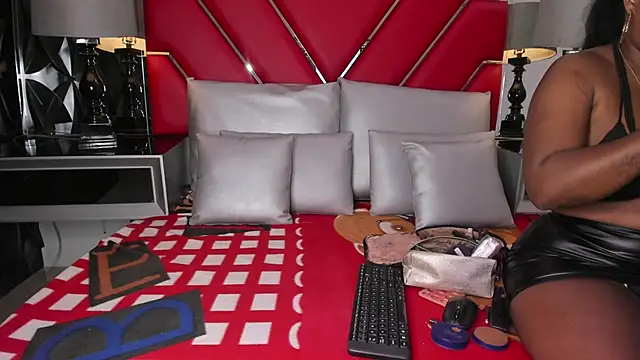KeniaMuller online show from 5, 10, 2025