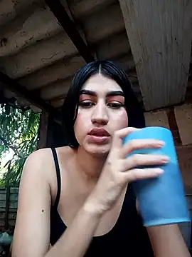 Julix A online show from 27, 2, 2026