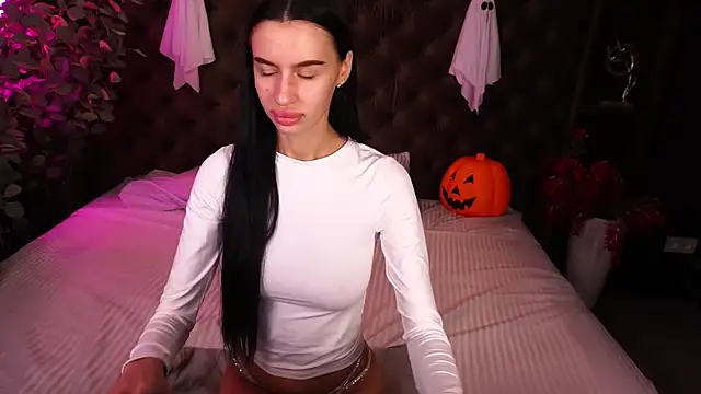 Snow WhiteeeX online show from 31, 10, 2025