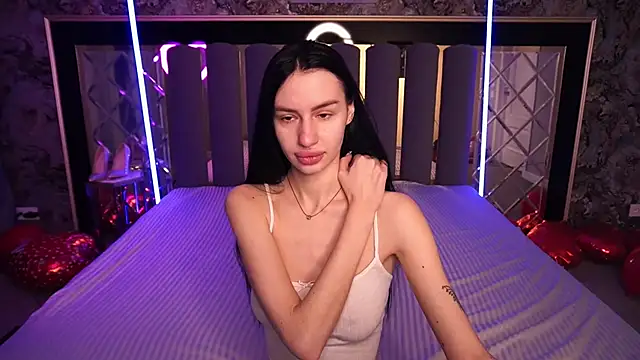 Snow WhiteeeX online show from 12, 2, 2026