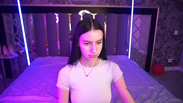 Snow WhiteeeX online show from 27, 2, 2026