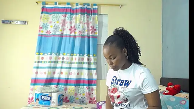 Snapshot of Madison__12 chatting on 13, 2, 2025 Madison  12 online show from 13, 2, 2025