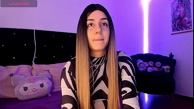 Snapshot of Alice_woodville chatting on 1, 12, 2024 Alice woodville online show from 1, 12, 2024