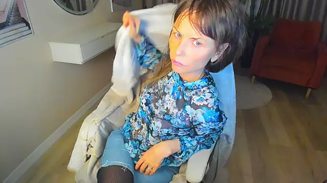 Elizabe th online show from 6, 2, 2025