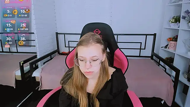 LayriantaVee online show from 12, 3, 2025