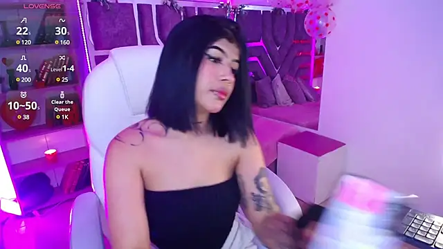 AliceWalker 11 online show from 10, 2, 2025