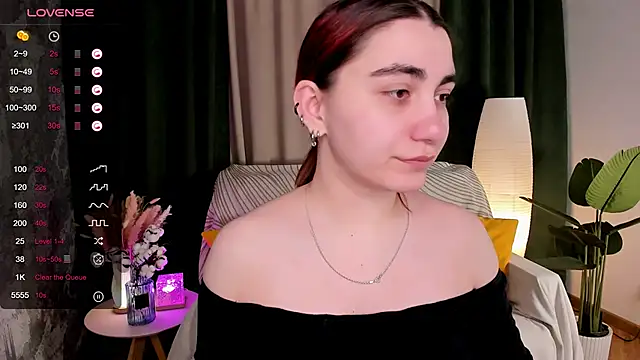 hannacheekss  online show from 31, 3, 2026