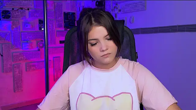 EvaThopson online show from 21, 11, 2025