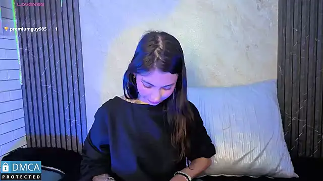 Snapshot of SolBeaumont1 chatting on 15, 10, 2025 SolBeaumont1 online show from 15, 10, 2025