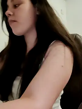 Snapshot of leeya_lee chatting on 7, 2, 2025 leeya lee online show from 7, 2, 2025