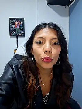 Selenakyle92  online show from 3, 12, 2024