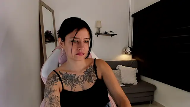 Snapshot of yenny_garcia chatting on 16, 7, 2026 yenny garcia online show from 16, 7, 2026