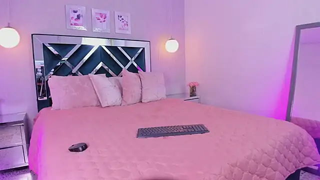 ibella7 online show from 5, 12, 2025