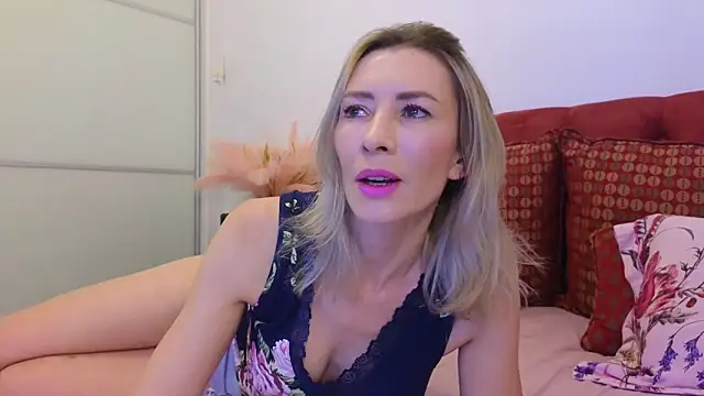 Snapshot of _Maddalena_ chatting on 7, 1, 2025  Maddalena  online show from 7, 1, 2025