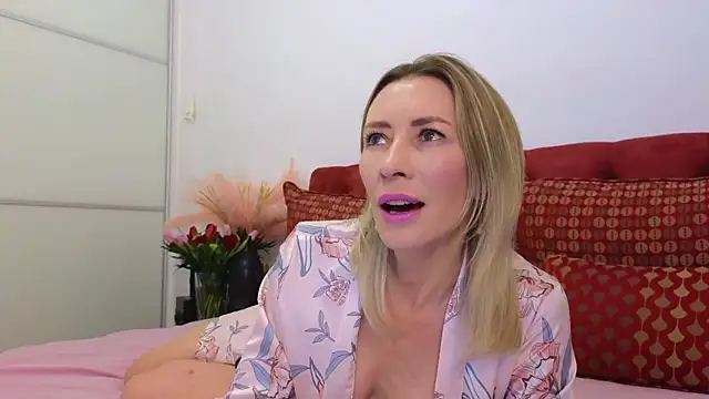 Snapshot of _Maddalena_ chatting on 14, 2, 2025  Maddalena  online show from 14, 2, 2025
