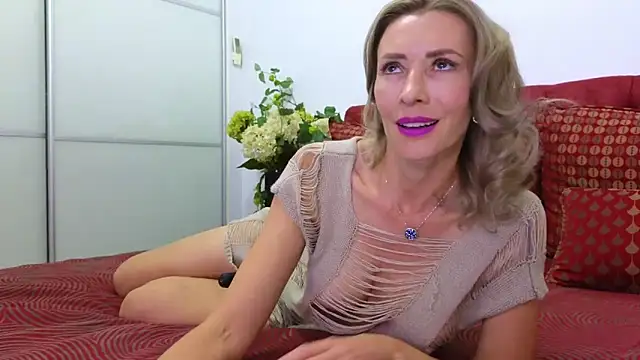 Snapshot of _Maddalena_ chatting on 28, 9, 2025  Maddalena  online show from 28, 9, 2025
