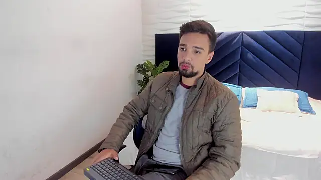 Snapshot of Edward_max chatting on 14, 2, 2025 Edward max online show from 14, 2, 2025