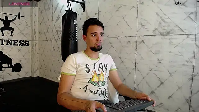 Snapshot of Edward_max chatting on 19, 2, 2025 Edward max online show from 19, 2, 2025