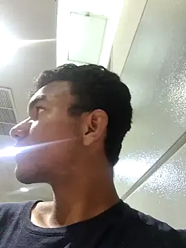 Snapshot of Reynold2608 chatting on 2, 1, 2025 Reynold2608 online show from 2, 1, 2025