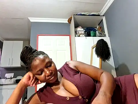 Snapshot of EbonyRose9 chatting on 18, 2, 2025 EbonyRose9 online show from 18, 2, 2025