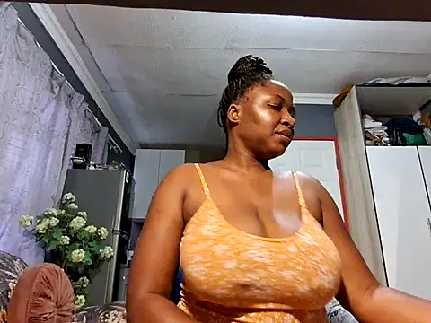 Snapshot of EbonyRose9 chatting on 2, 3, 2025 EbonyRose9 online show from 2, 3, 2025