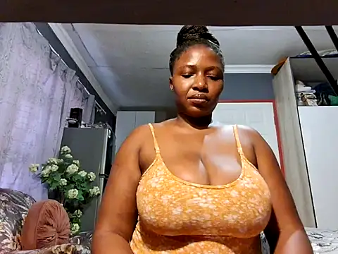 Snapshot of EbonyRose9 chatting on 2, 3, 2025 EbonyRose9 online show from 2, 3, 2025